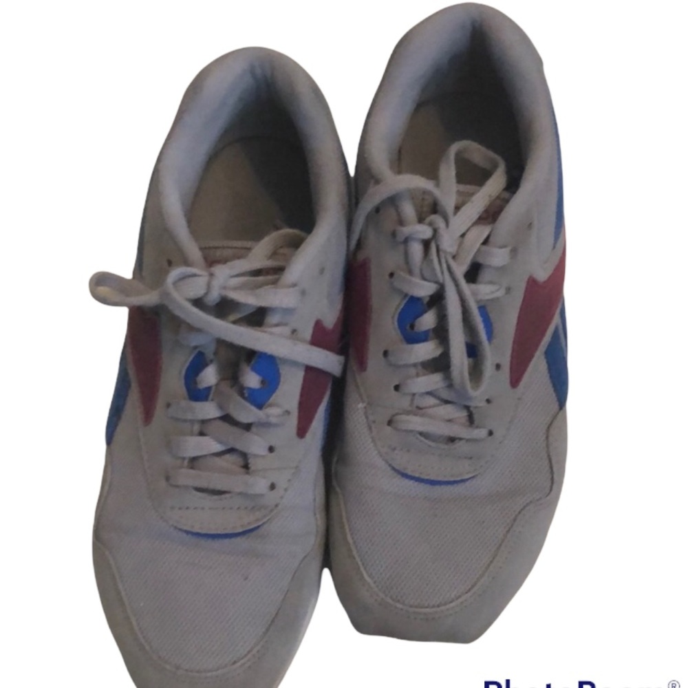 REEBOK sneakers size 7.5